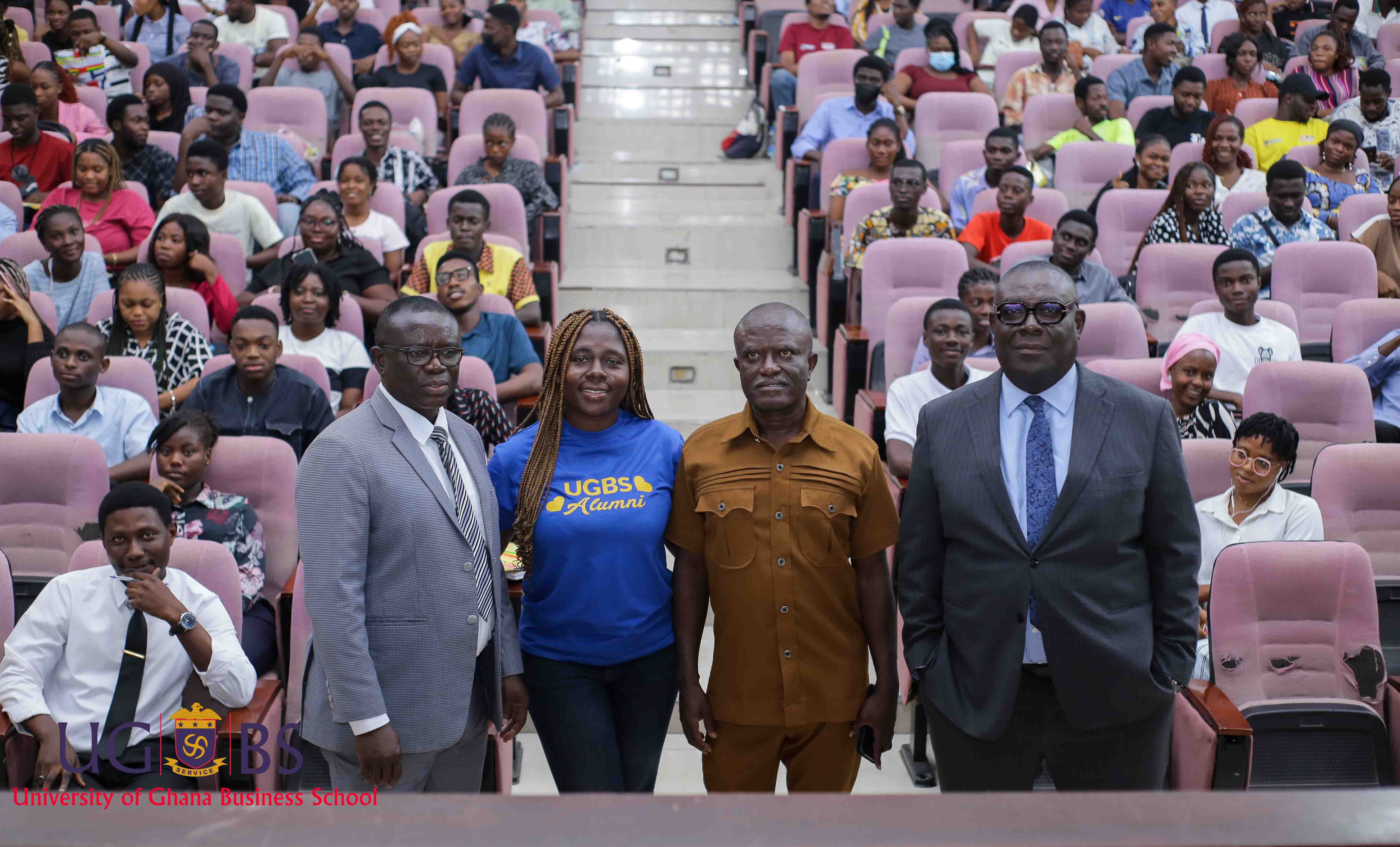 UGBS 1994 Alumni Year Group Holds Breakfast Meeting with Students as Part of Management Week Celebration 